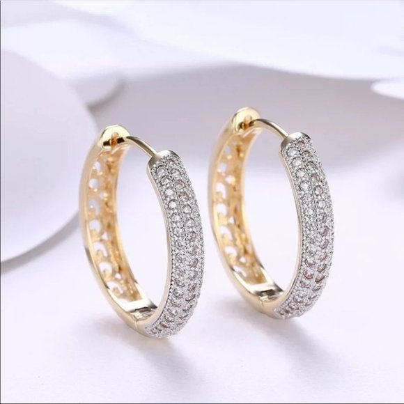 18k Gold Plated 24mm Circle Hoop Earrings - Picture 2 of 8